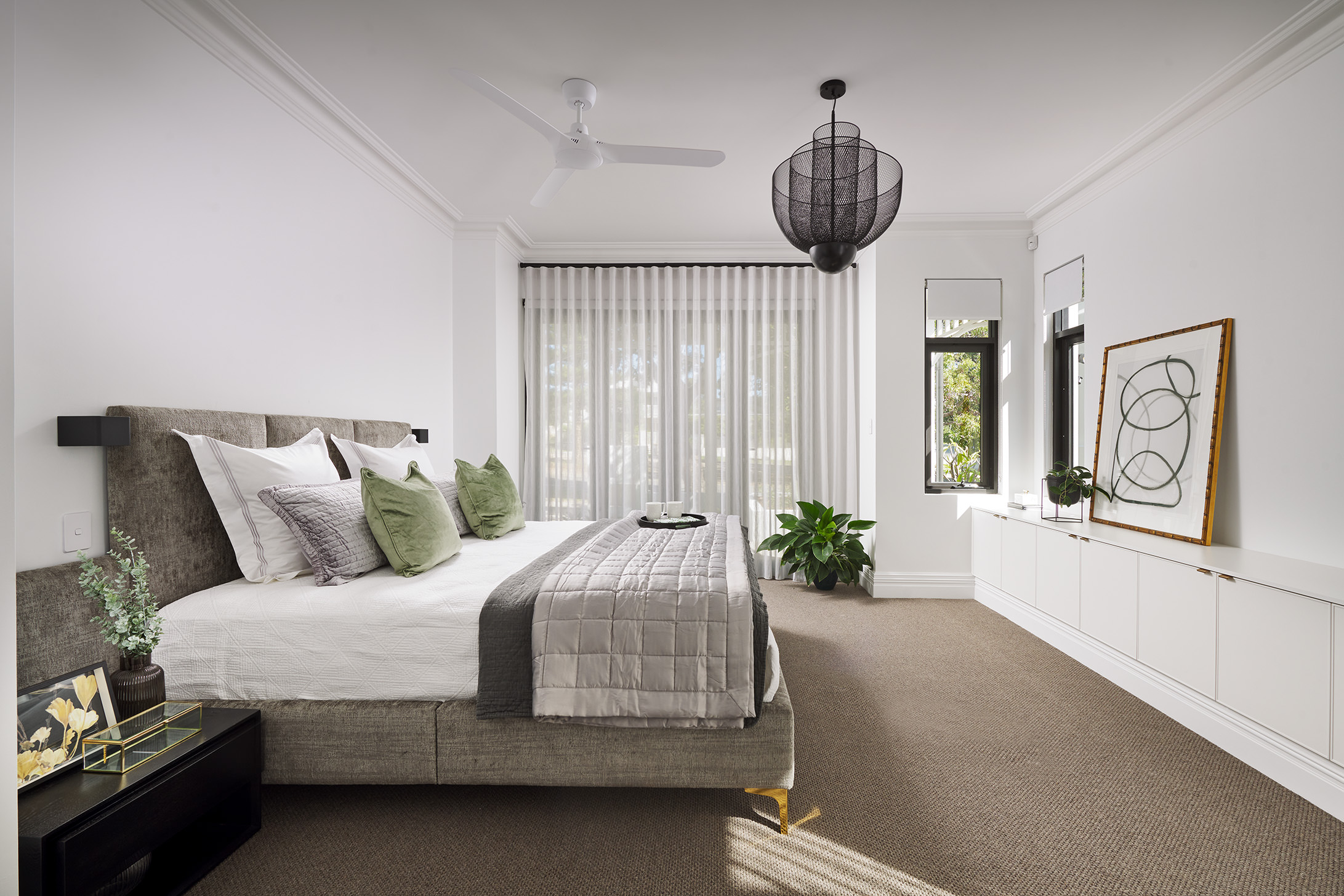 Master bedroom - Luxury home designs for couples